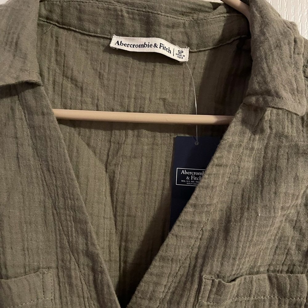 Abercrombie & Fitch military green romper - Picture 2 of 3